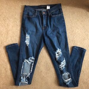 Fashion Nova ripped jeans size 3 (W25)